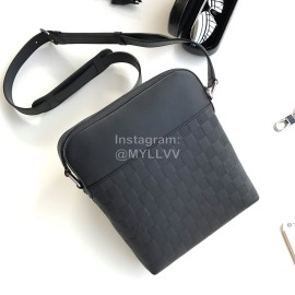 Louis Vuitton Exquisite Bag Black
