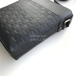 Louis Vuitton Exquisite Bag Black