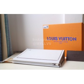 Louis Vuitton Exquisite Cross Stitch Embroidered Cowhide Handbag For Men White M61692