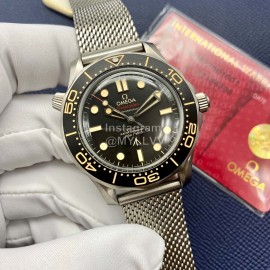 Omega 42mm Dial Lock Latch Design Watch