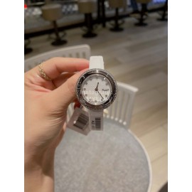 Piaget Possession Sapphire Crystal Glass Quartz Watch White