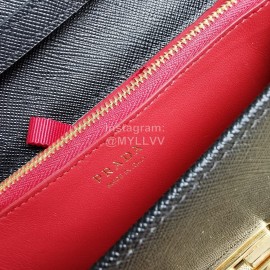 Prada Exquisite Detachable Chain Leather Fashion Bag For Women Black 1bp006