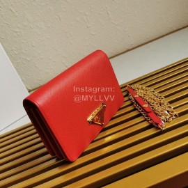 Prada Exquisite Detachable Chain Leather Fashion Bag For Women Red 1bp006