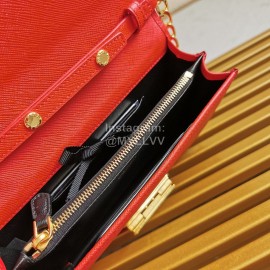 Prada Exquisite Detachable Chain Leather Fashion Bag For Women Red 1bp006