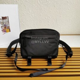 Prada Classic Imported Fabric Soft Calfskin Messenger Bag For Men Green 2vh043