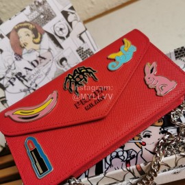 Prada New Fashion V-Shaped Flap Messenger Bag Chain Bag For Women Red 1dh044