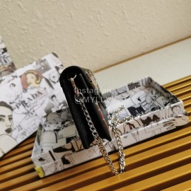 Prada New Fashion V-Shaped Flap Messenger Bag Chain Bag For Women Black 1dh044