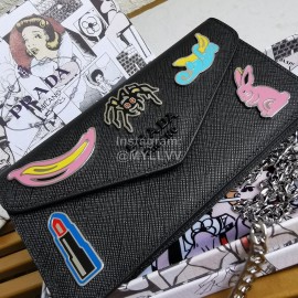 Prada New Fashion V-Shaped Flap Messenger Bag Chain Bag For Women Black 1dh044