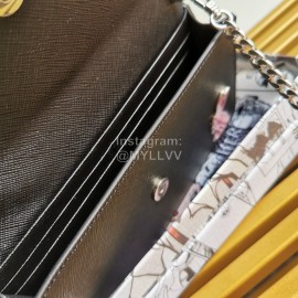 Prada New Fashion V-Shaped Flap Messenger Bag Chain Bag For Women Black 1dh044