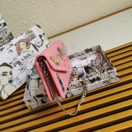 Prada New Fashion V-Shaped Flap Messenger Bag Chain Bag For Women Pink 1dh044