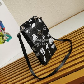 Prada Cute Printing Exquisite Messenger Mobile Phone Bag Black 2zh068