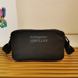 Prada Enamel Logo With Bag Pendant Simple Nylon Messenger Bag For Men Black 2vh074