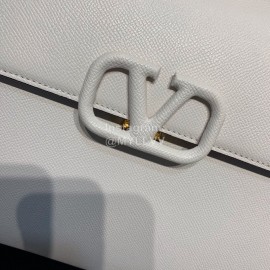 Valentino Fashion Leather Buckle Cowhide Commuter Bag White 0082