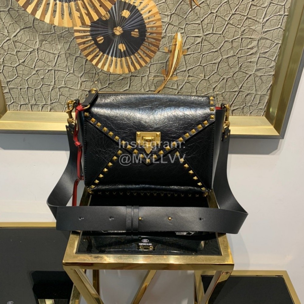 Valentino Fashionable Autumn Winter Leather Bag Black 0056