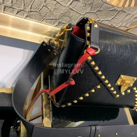 Valentino Fashionable Autumn Winter Leather Bag Black 0056