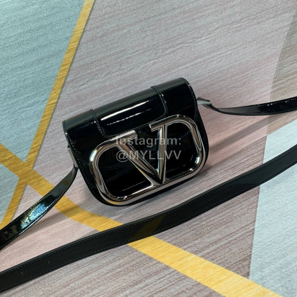 Valentino Small White Steel Buckle Patent Leather Messenger Bag 0109s