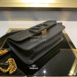 Valentino Fashion Leather Waist Bag Messenger Bag Black 0075