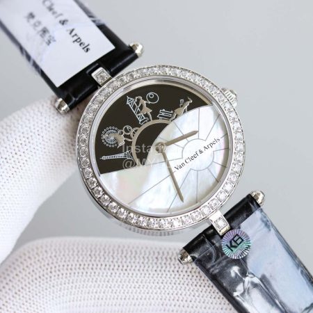 Van Cleef Arpels Vcarn5hu00 Leather Strap Watch Black